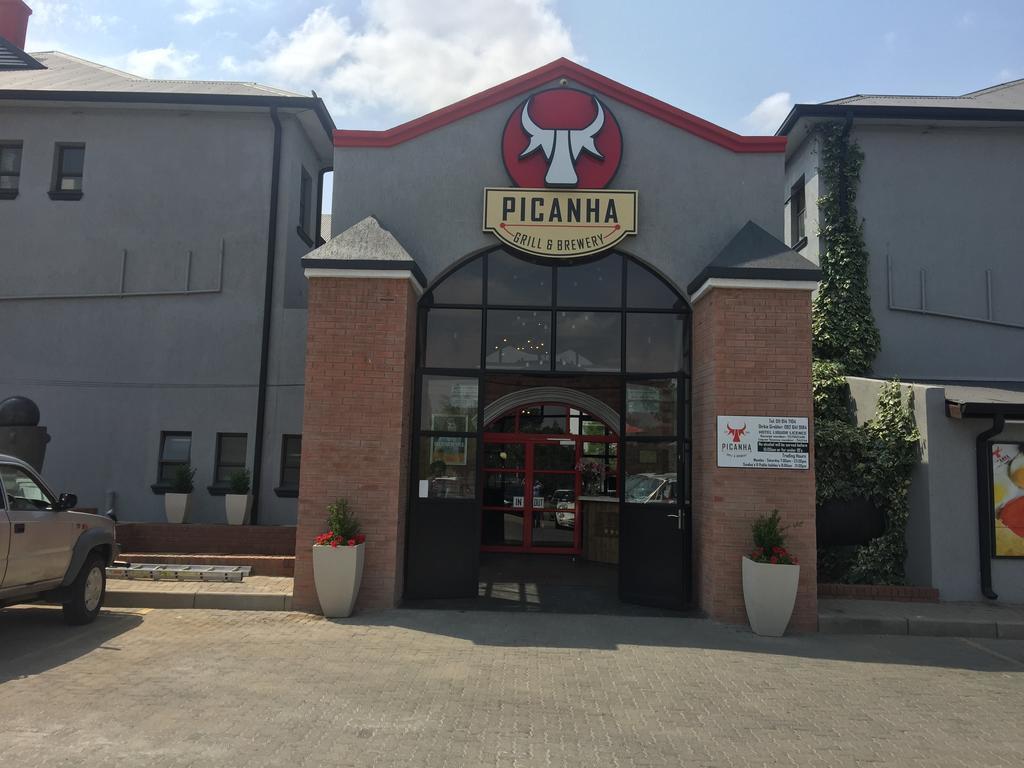 Picanha Grill Guest House & Events Venue Nigel Exterior foto
